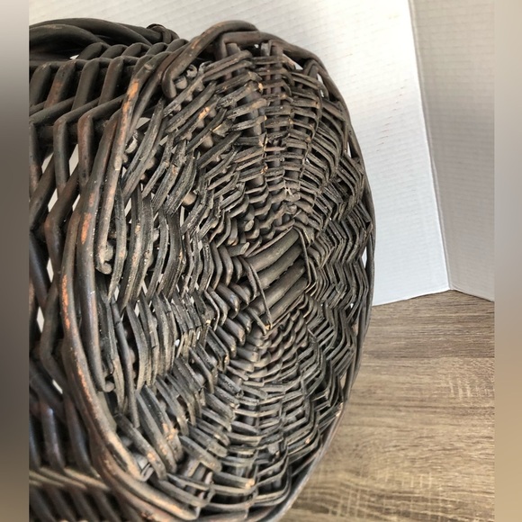 Large Brown Wicker Basket - Picture 12 of 12